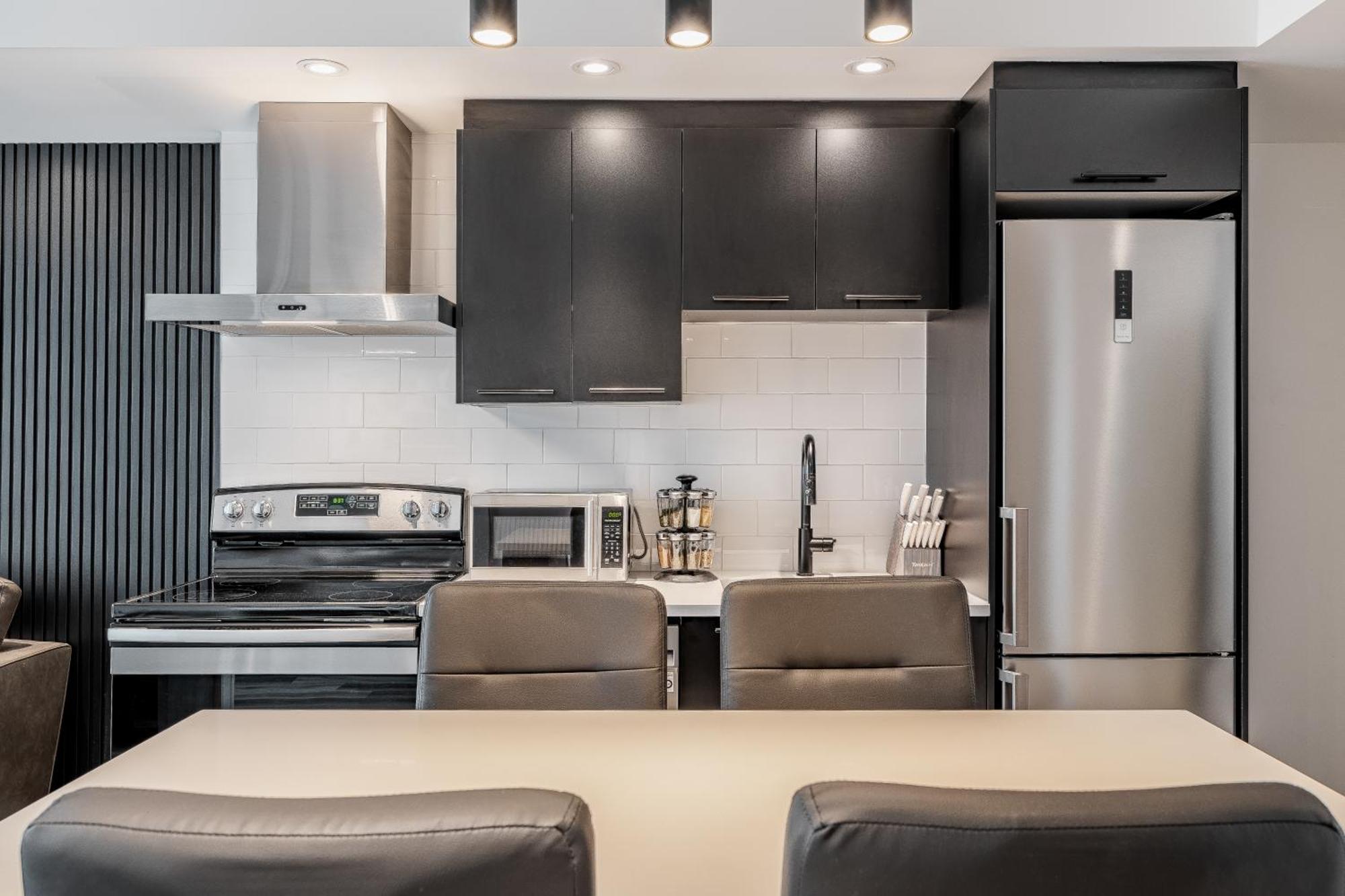 Westview Luxury Suites Ottawa Ngoại thất bức ảnh