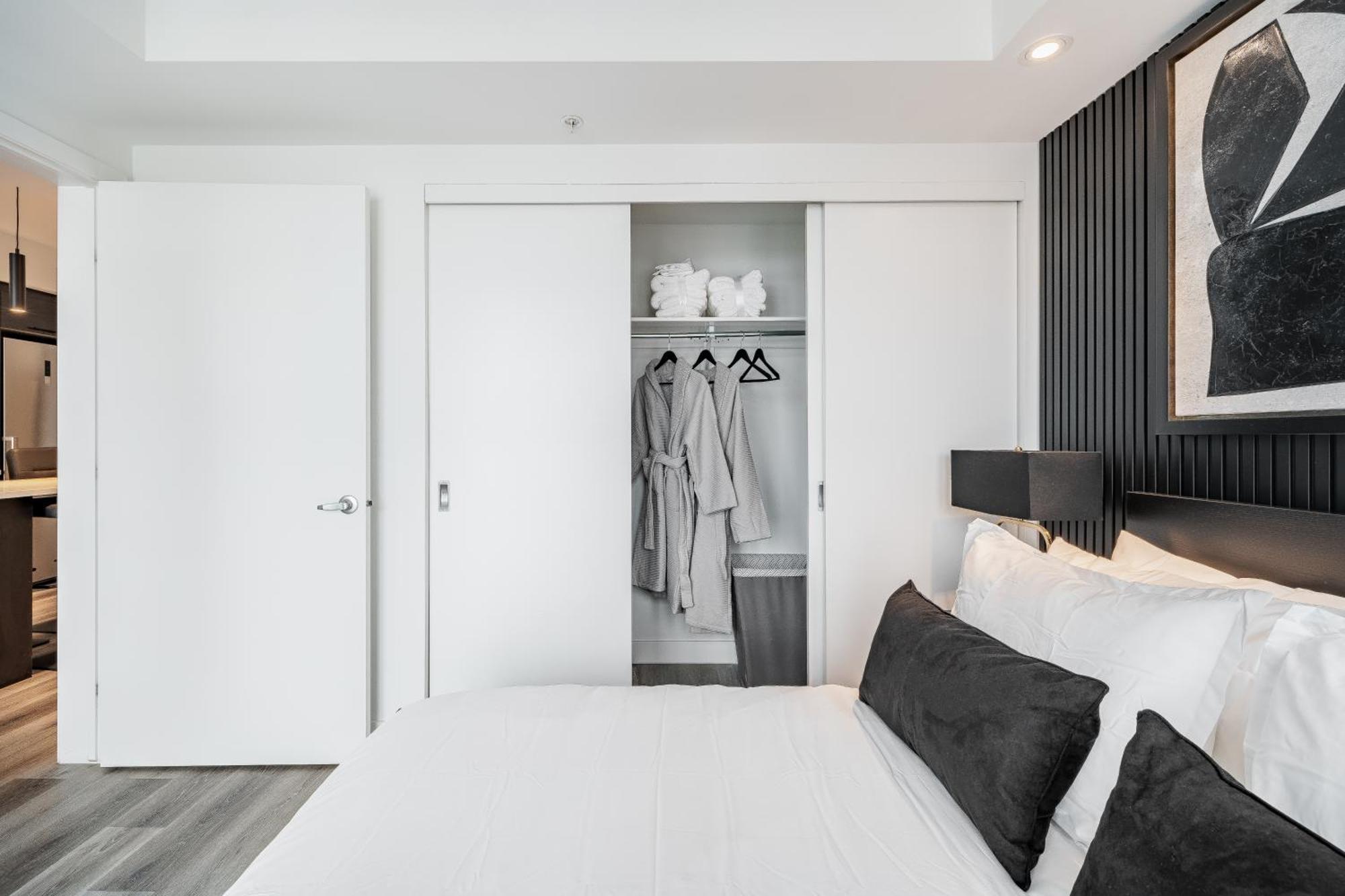 Westview Luxury Suites Ottawa Ngoại thất bức ảnh