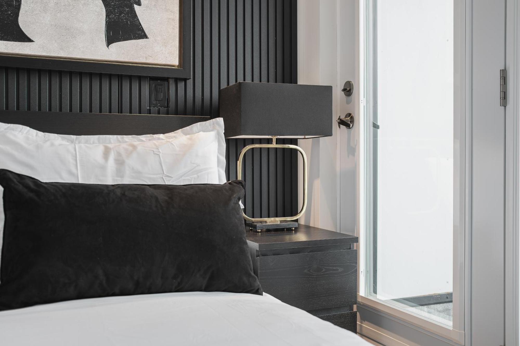 Westview Luxury Suites Ottawa Ngoại thất bức ảnh