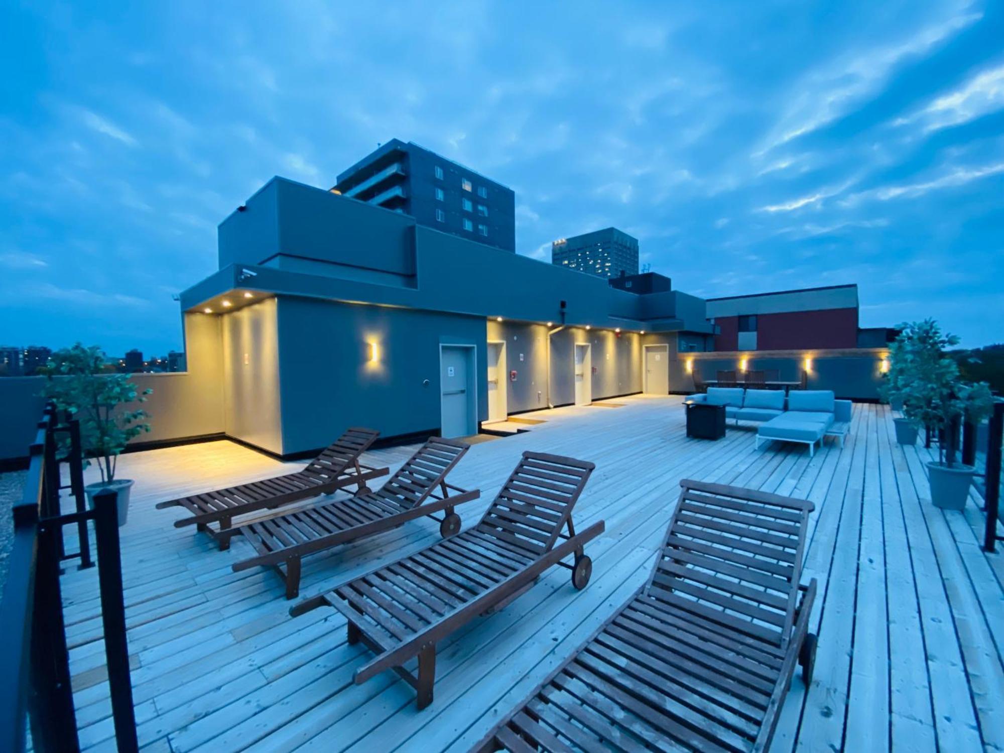 Westview Luxury Suites Ottawa Ngoại thất bức ảnh