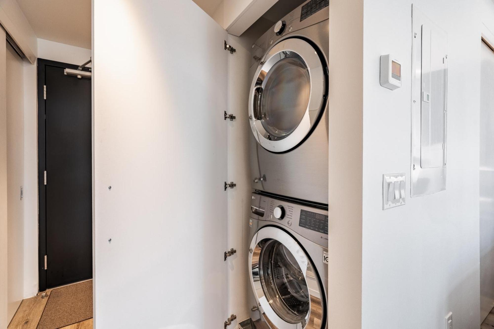 Westview Luxury Suites Ottawa Ngoại thất bức ảnh