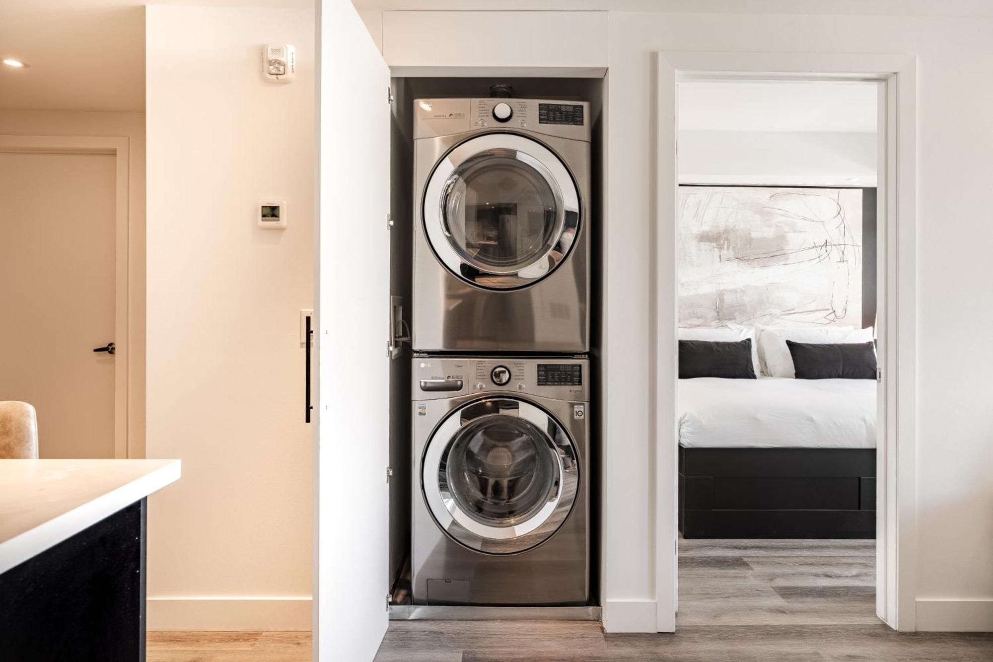 Westview Luxury Suites Ottawa Ngoại thất bức ảnh