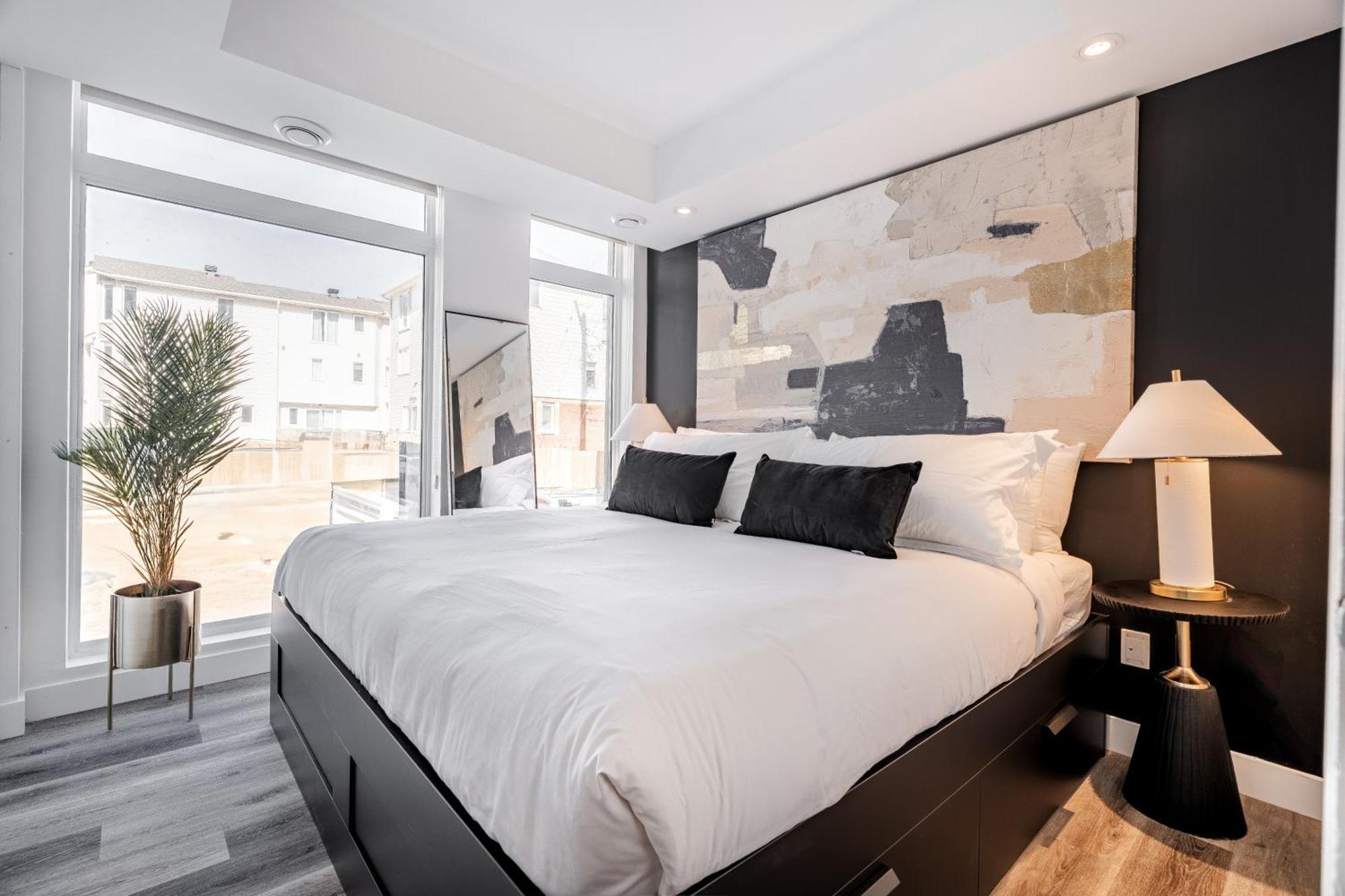 Westview Luxury Suites Ottawa Ngoại thất bức ảnh