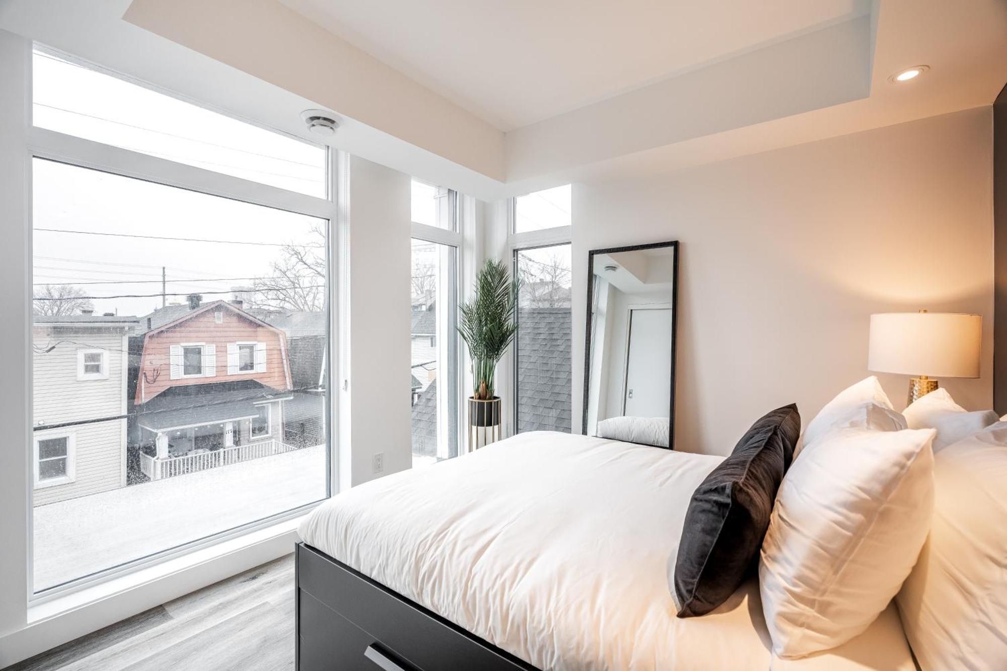 Westview Luxury Suites Ottawa Ngoại thất bức ảnh